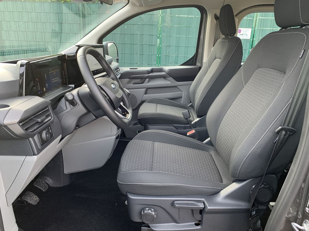 Ford Tourneo Custom 2025