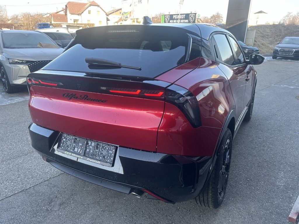 Alfa Romeo Junior 2025