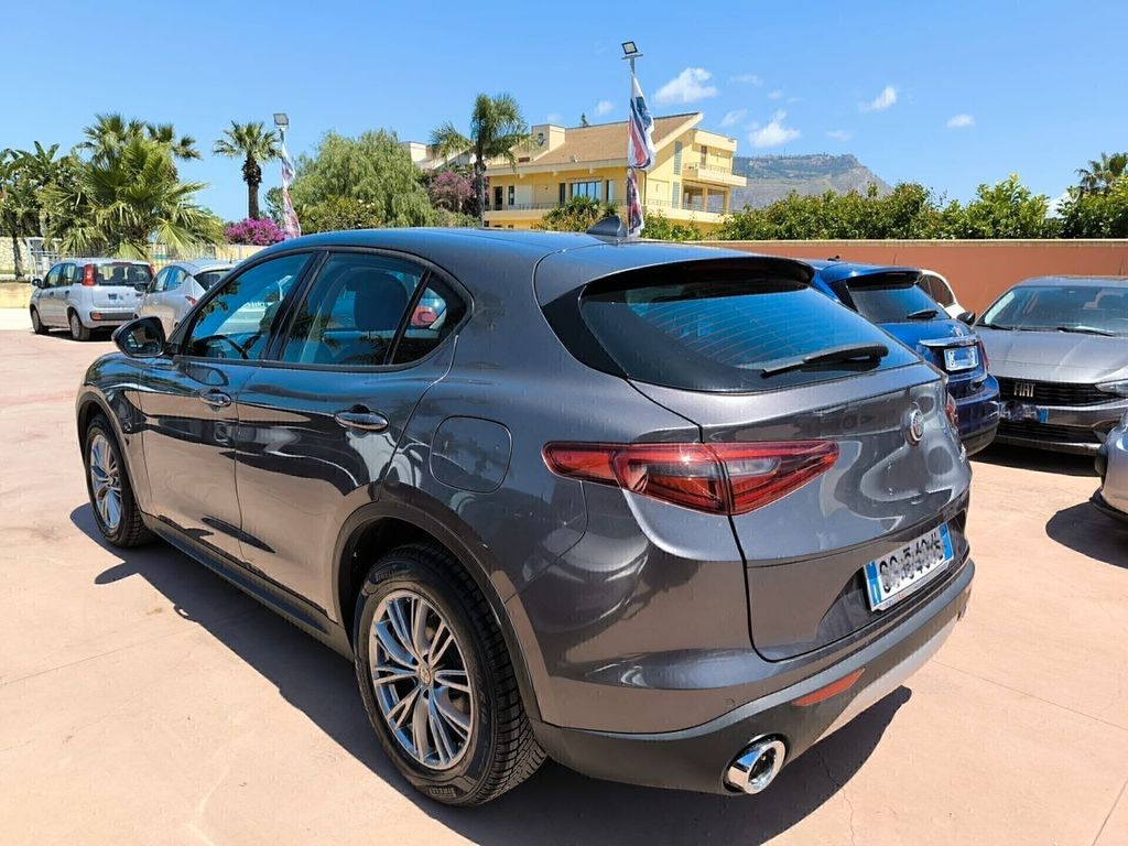 Alfa Romeo Stelvio 2021