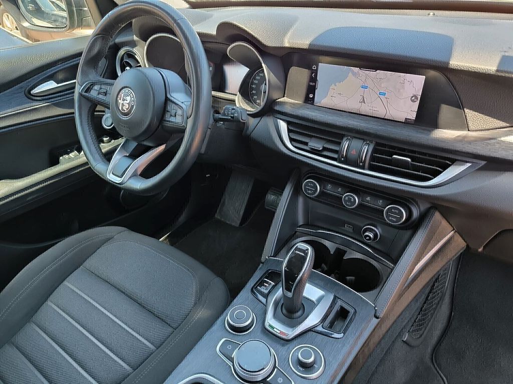 Alfa Romeo Stelvio 2021