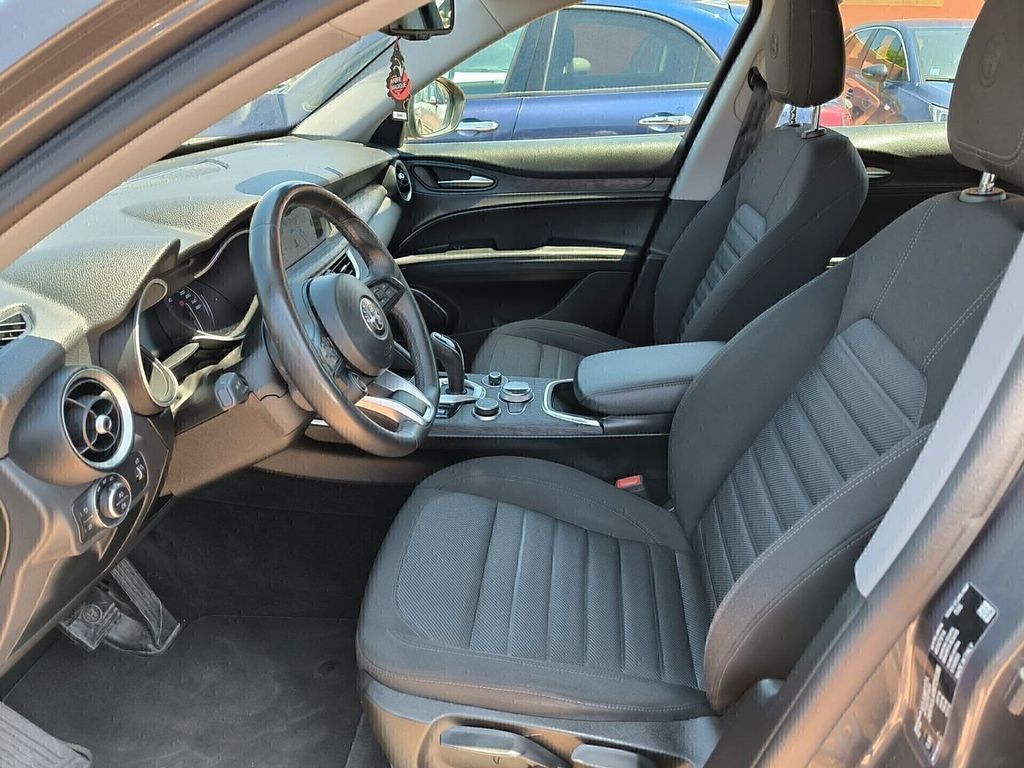 Alfa Romeo Stelvio 2021