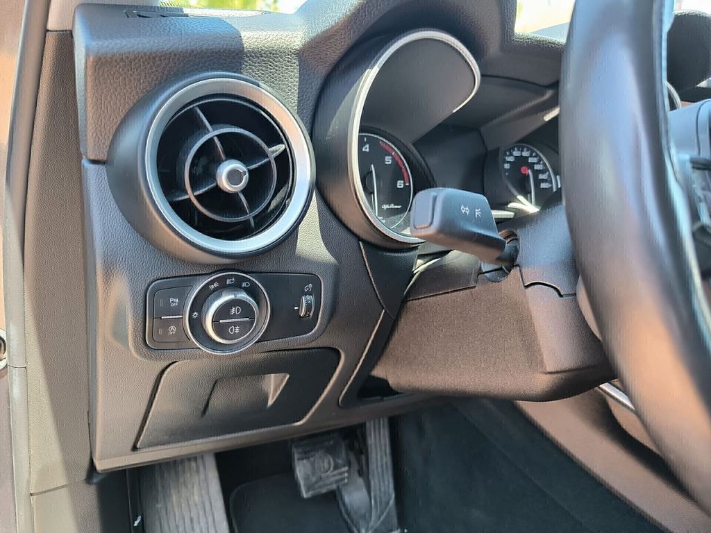 Alfa Romeo Stelvio 2021