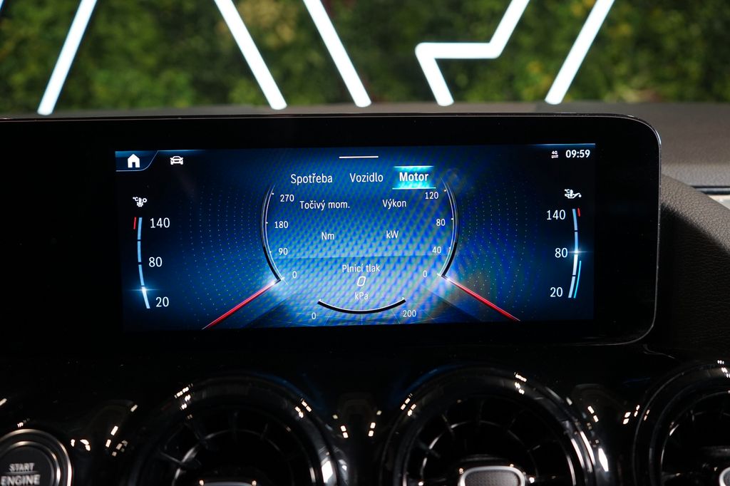 Mercedes-Benz GLA 180 2023