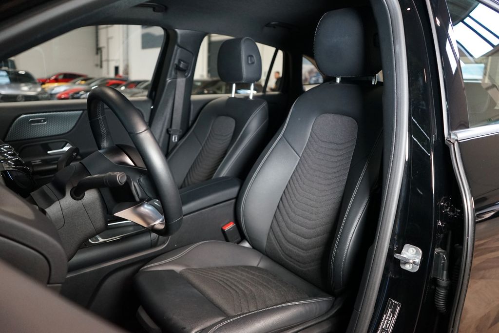 Mercedes-Benz GLA 180 2023