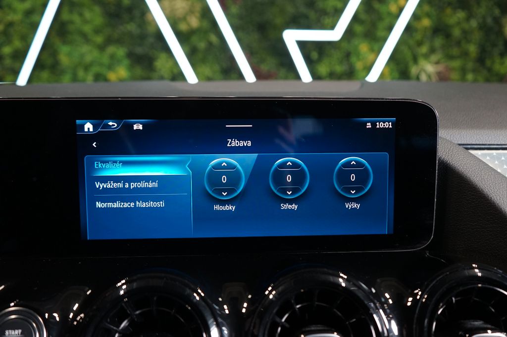 Mercedes-Benz GLA 180 2023