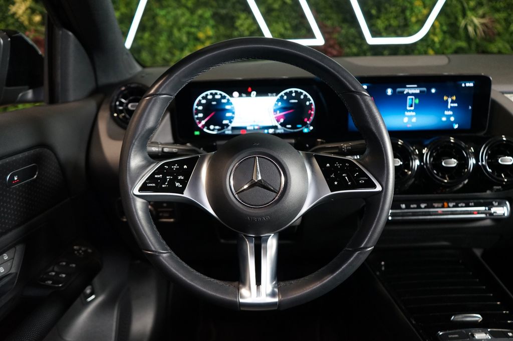 Mercedes-Benz GLA 180 2023