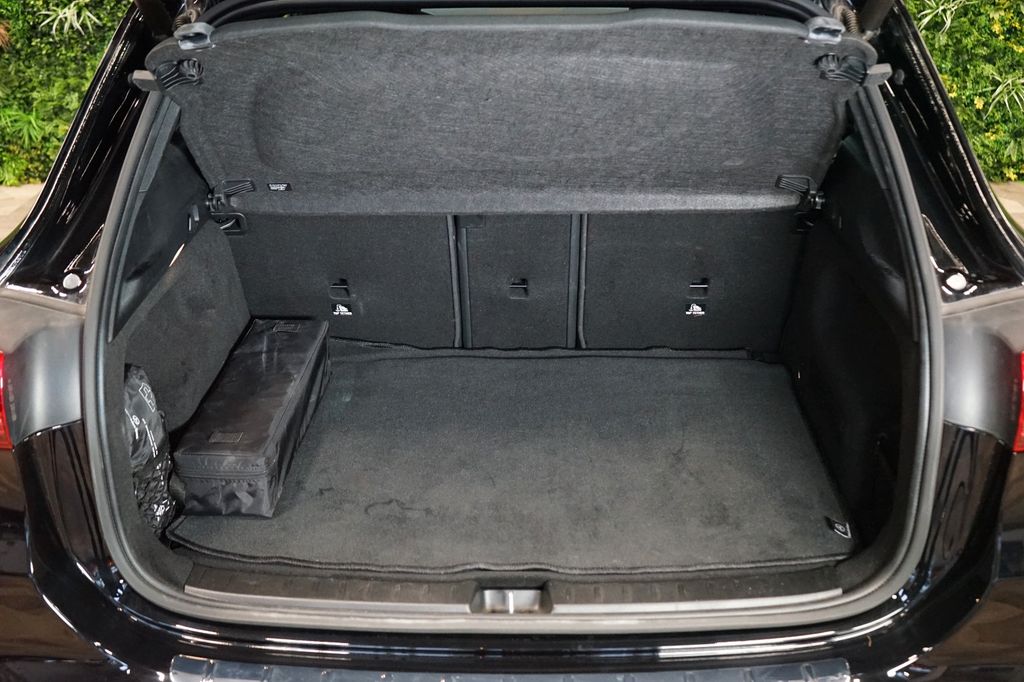 Mercedes-Benz GLA 180 2023