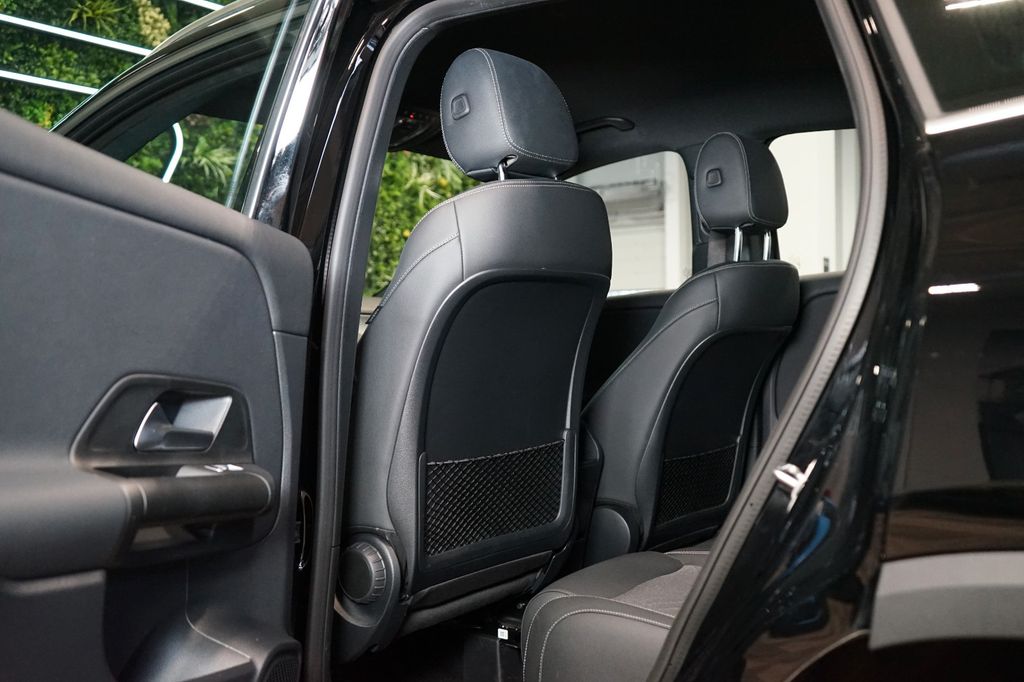 Mercedes-Benz GLA 180 2023