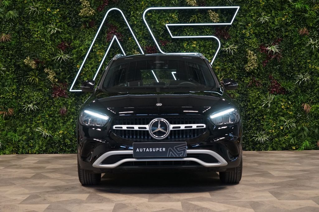 Mercedes-Benz GLA 180 2023