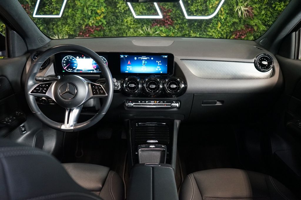 Mercedes-Benz GLA 180 2023