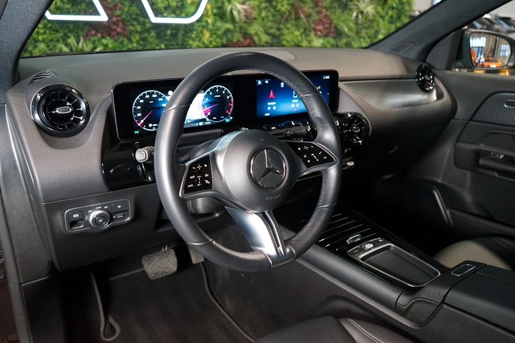 Mercedes-Benz GLA 180 2023