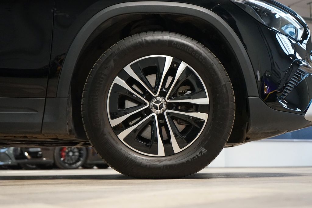 Mercedes-Benz GLA 180 2023