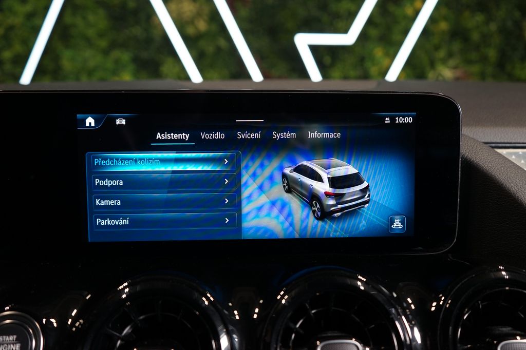 Mercedes-Benz GLA 180 2023