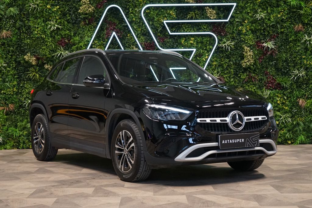 Mercedes-Benz GLA 180 2023