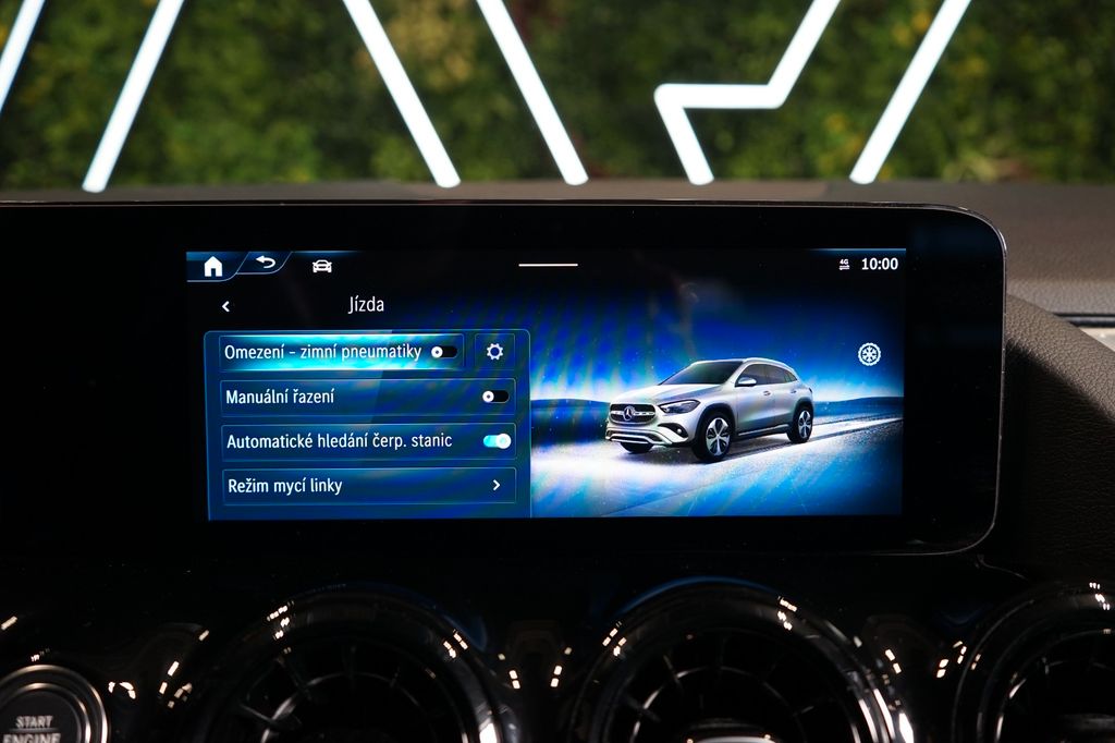 Mercedes-Benz GLA 180 2023