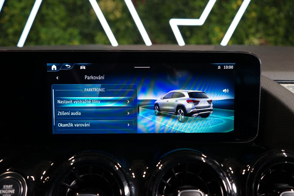 Mercedes-Benz GLA 180 2023