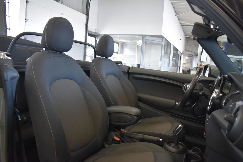 MINI Cooper Cabrio 2021