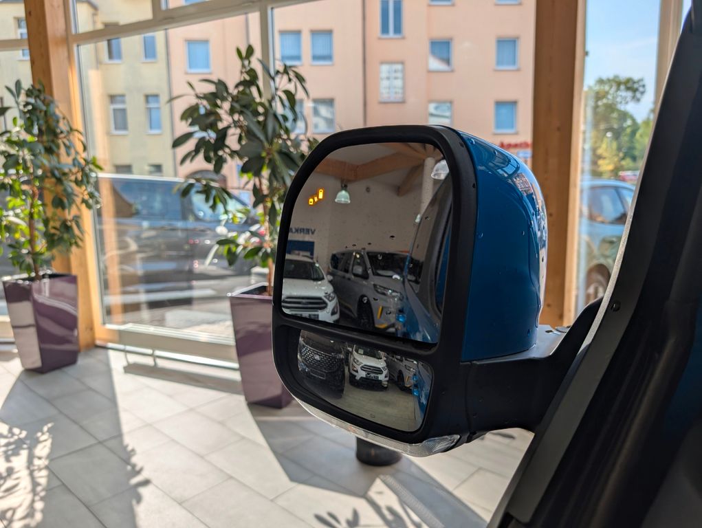 Ford Tourneo Custom 2025