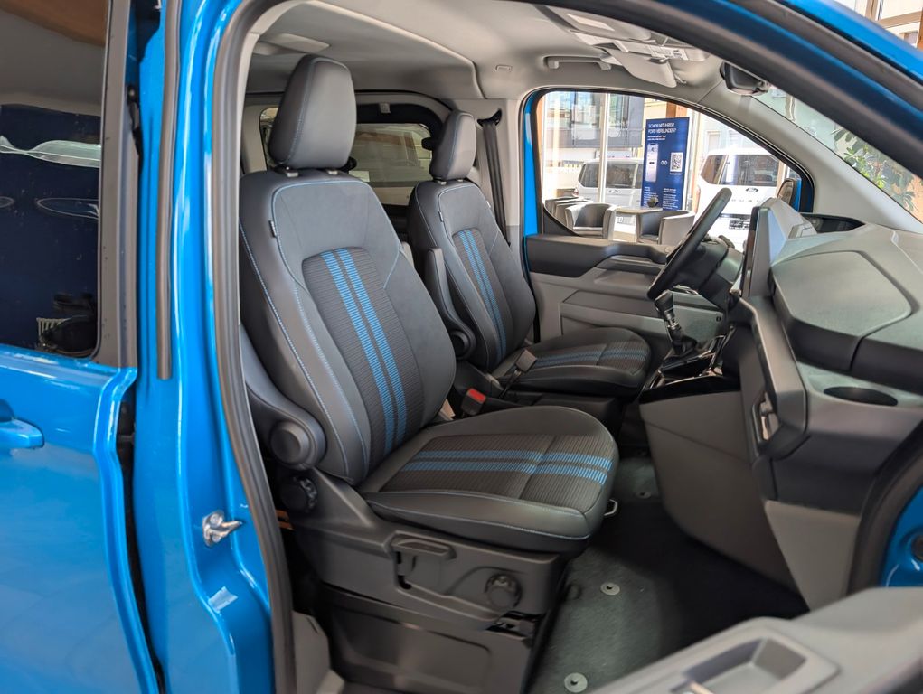 Ford Tourneo Custom 2025