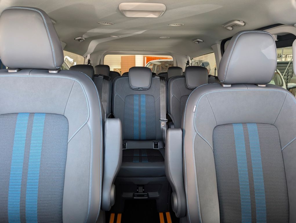 Ford Tourneo Custom 2025