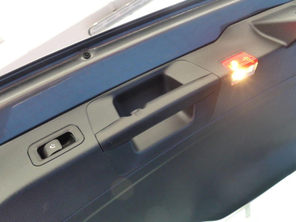 Mercedes-Benz GLB 180 2025