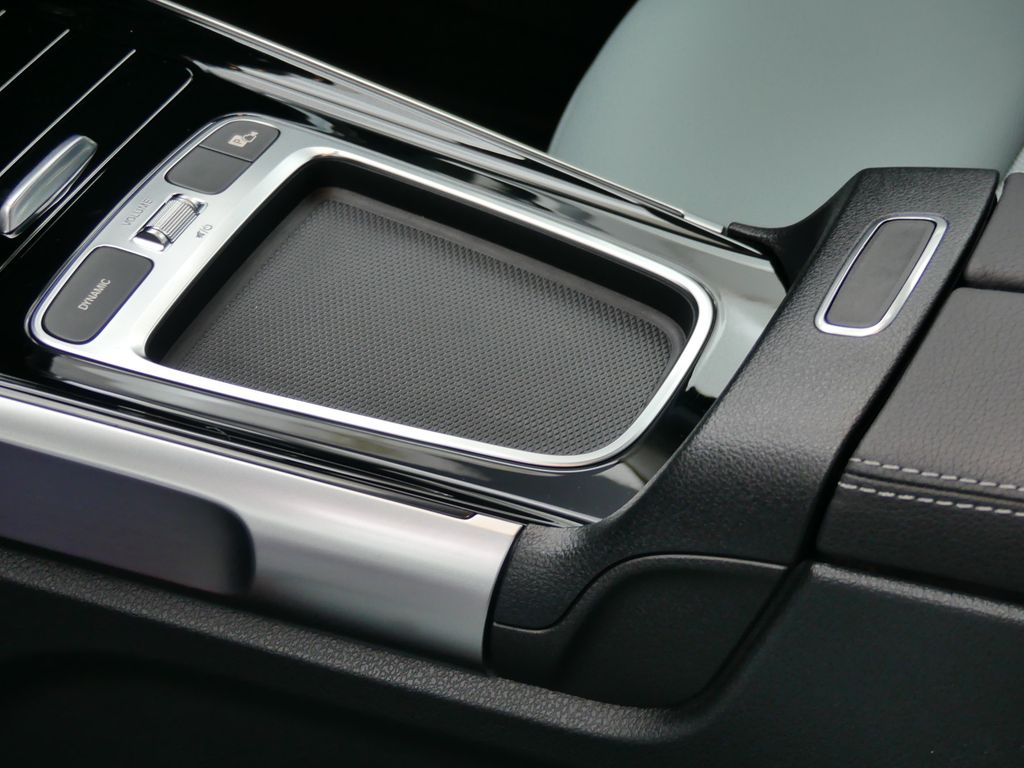 Mercedes-Benz GLB 180 2025