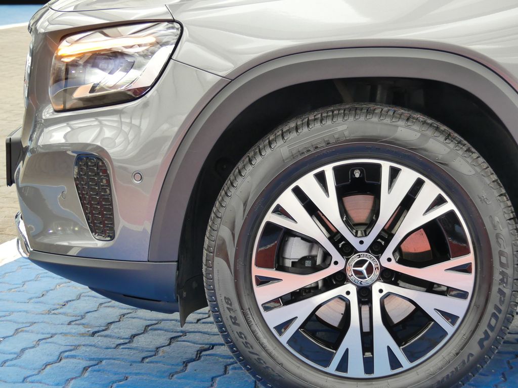 Mercedes-Benz GLB 180 2025