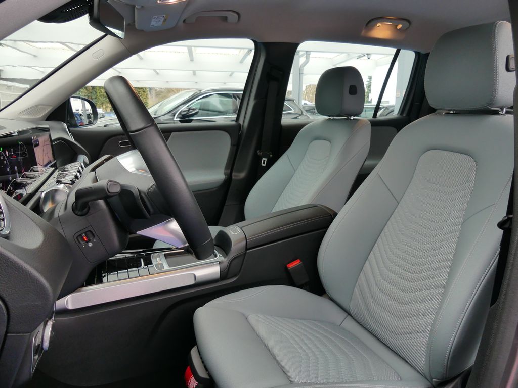 Mercedes-Benz GLB 180 2025