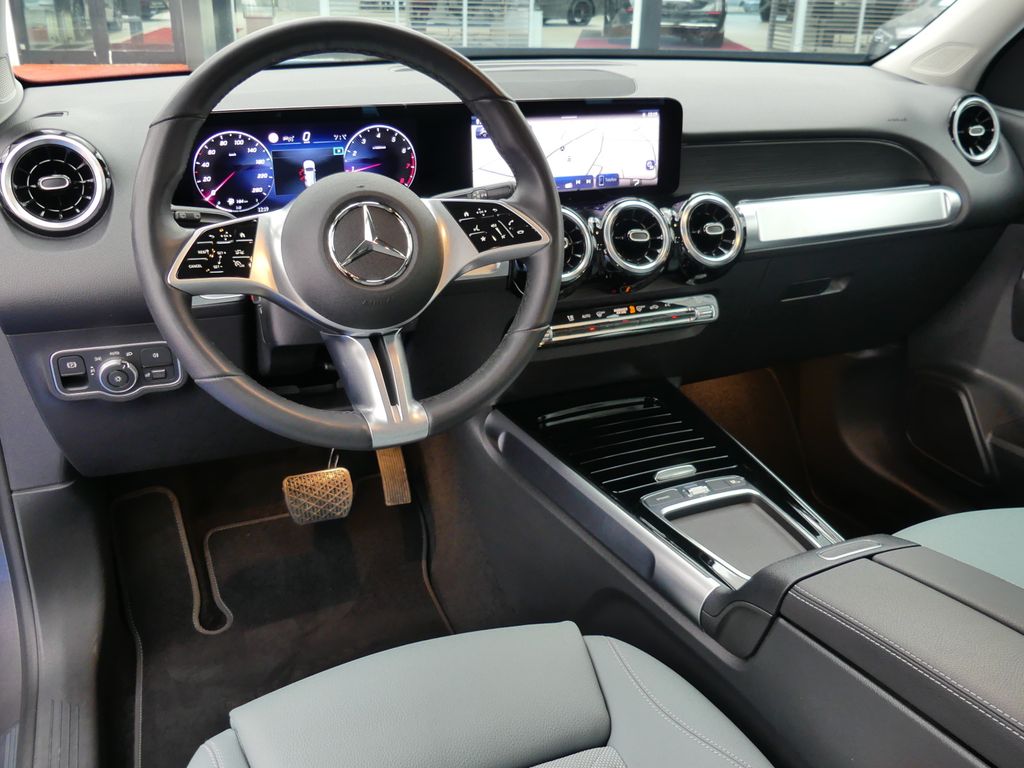 Mercedes-Benz GLB 180 2025