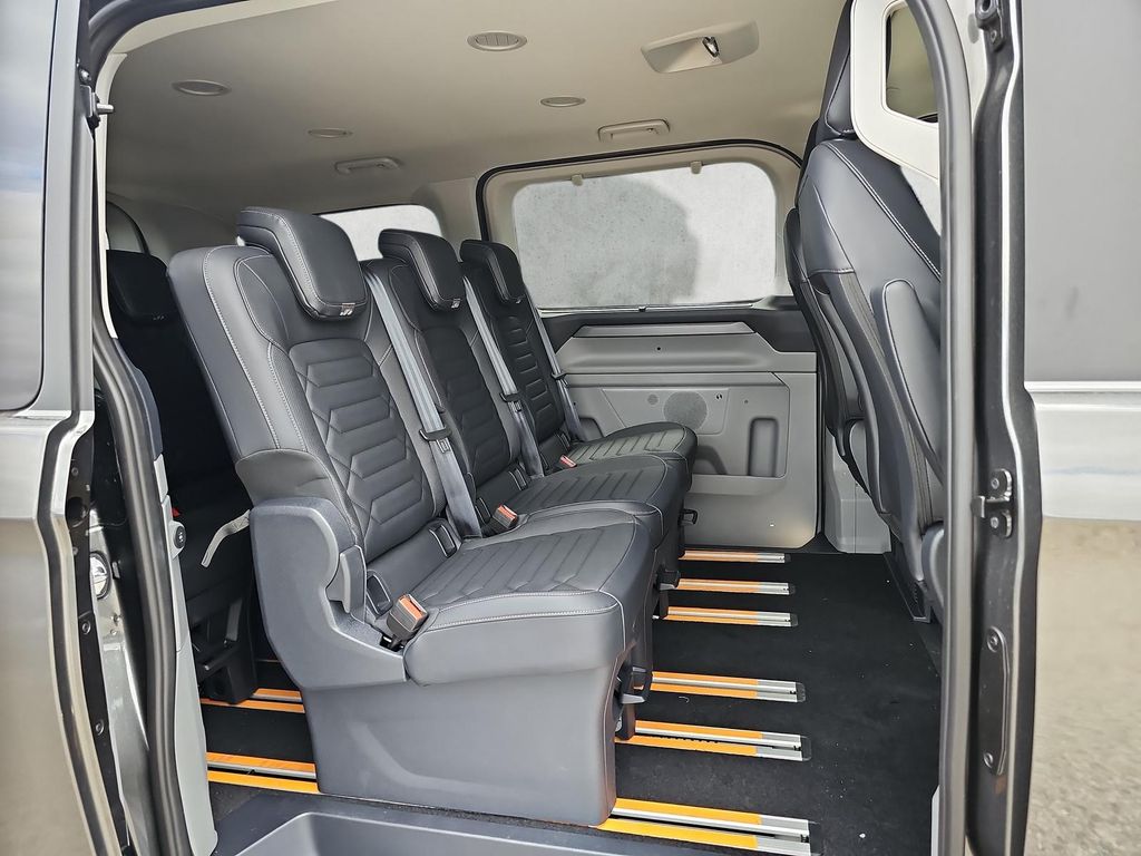 Ford Tourneo Custom 2025