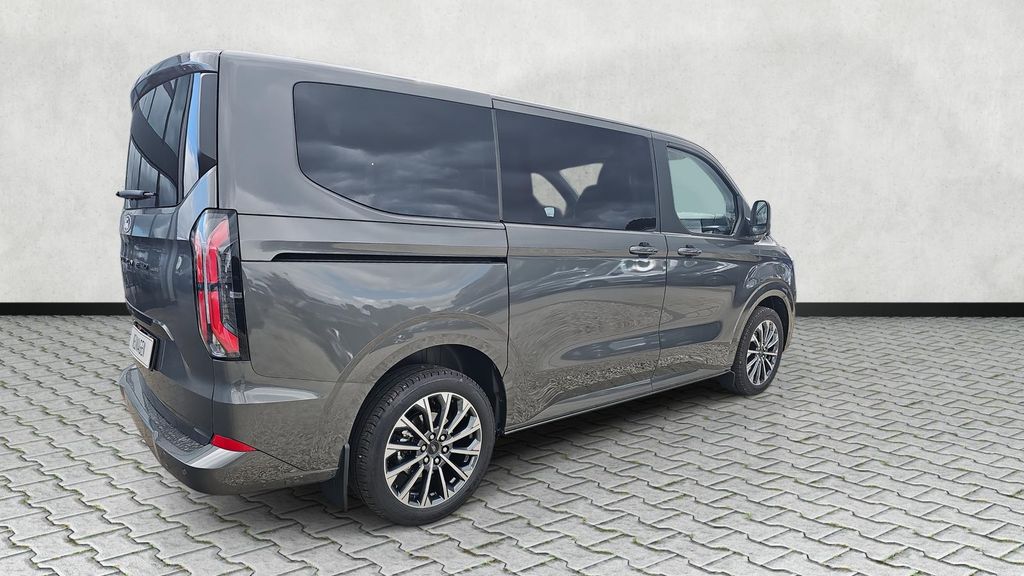 Ford Tourneo Custom 2025