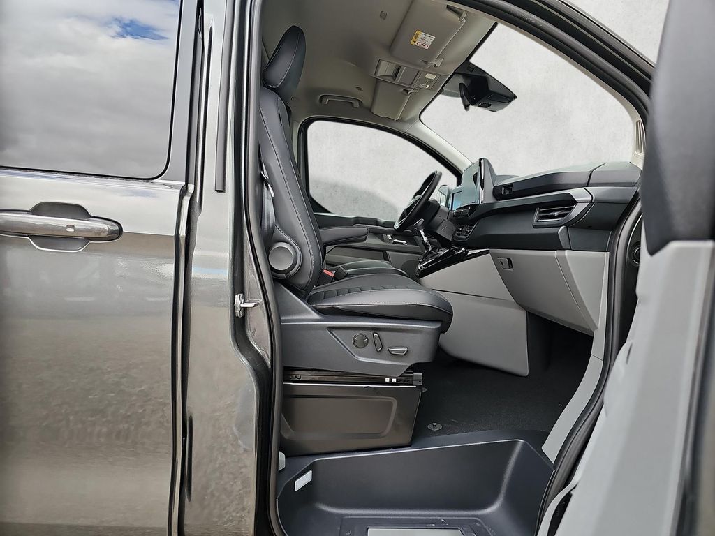 Ford Tourneo Custom 2025