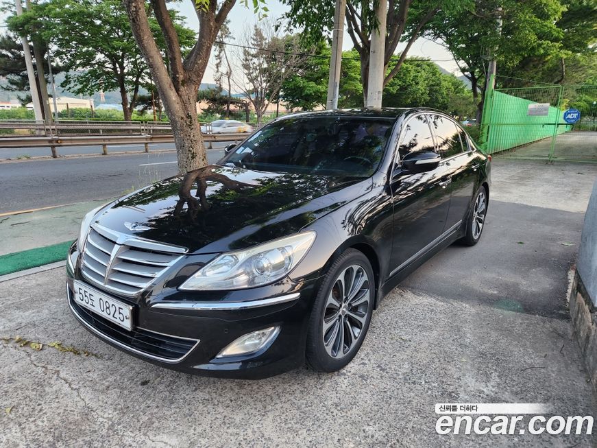 Hyundai Genesis 2012