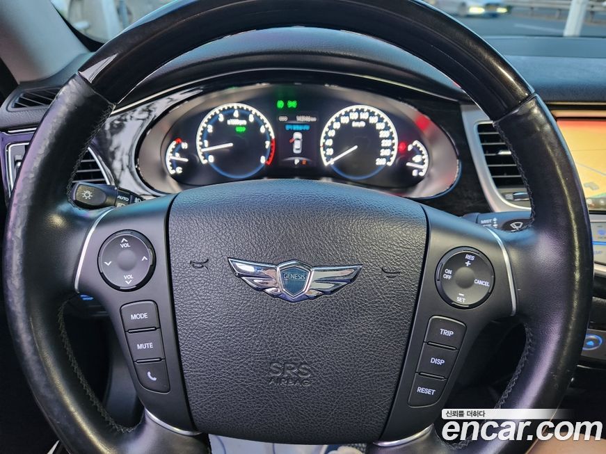 Hyundai Genesis 2012