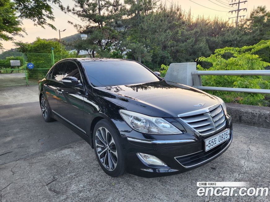 Hyundai Genesis 2012