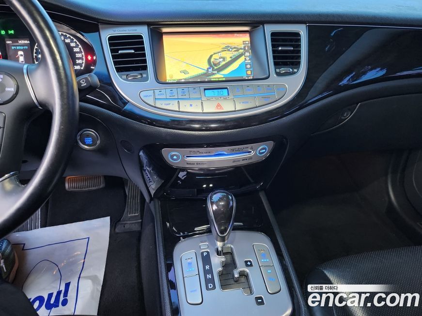 Hyundai Genesis 2012