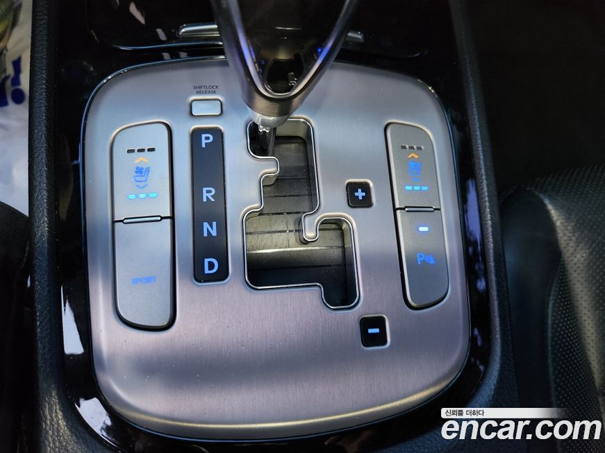 Hyundai Genesis 2012