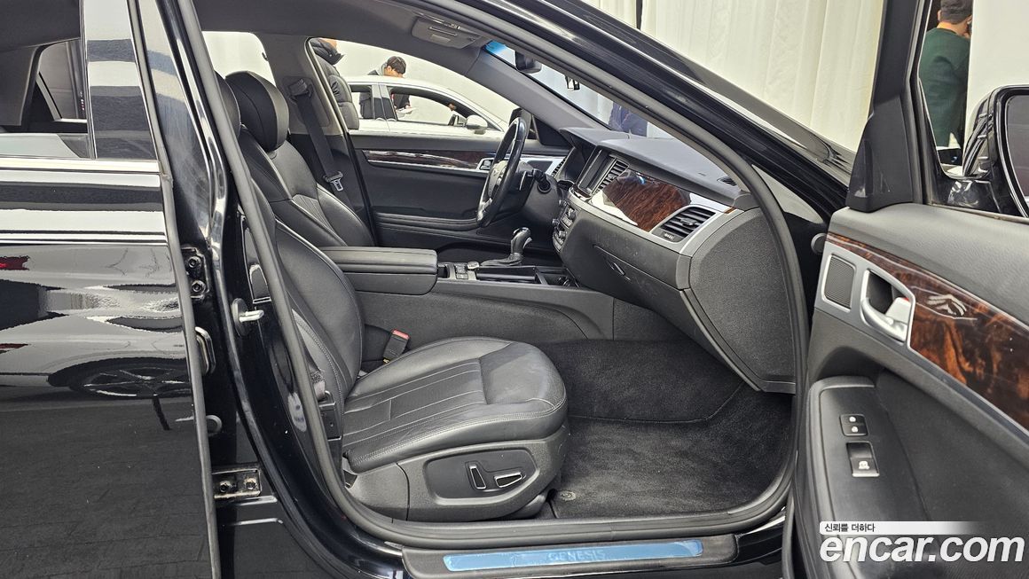 Hyundai Genesis 2016