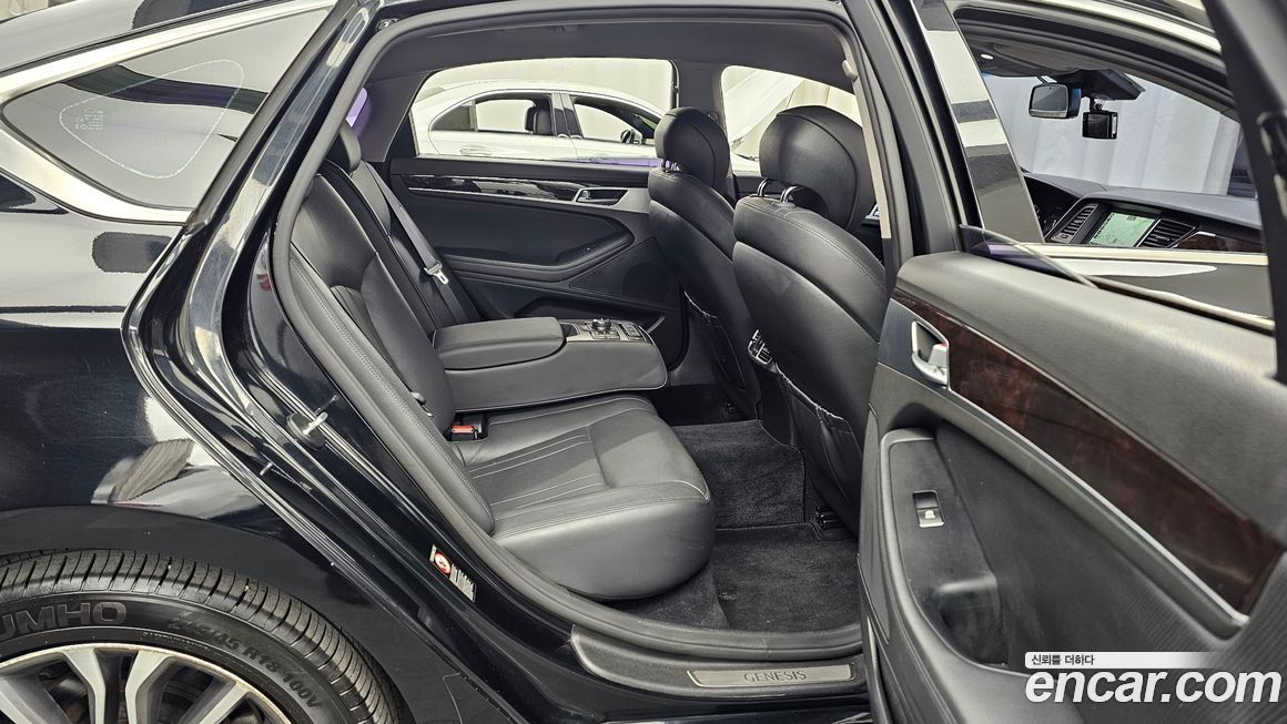 Hyundai Genesis 2016