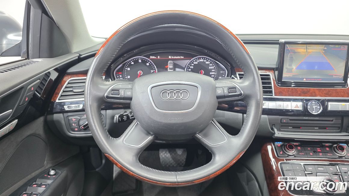 Audi A8 2011