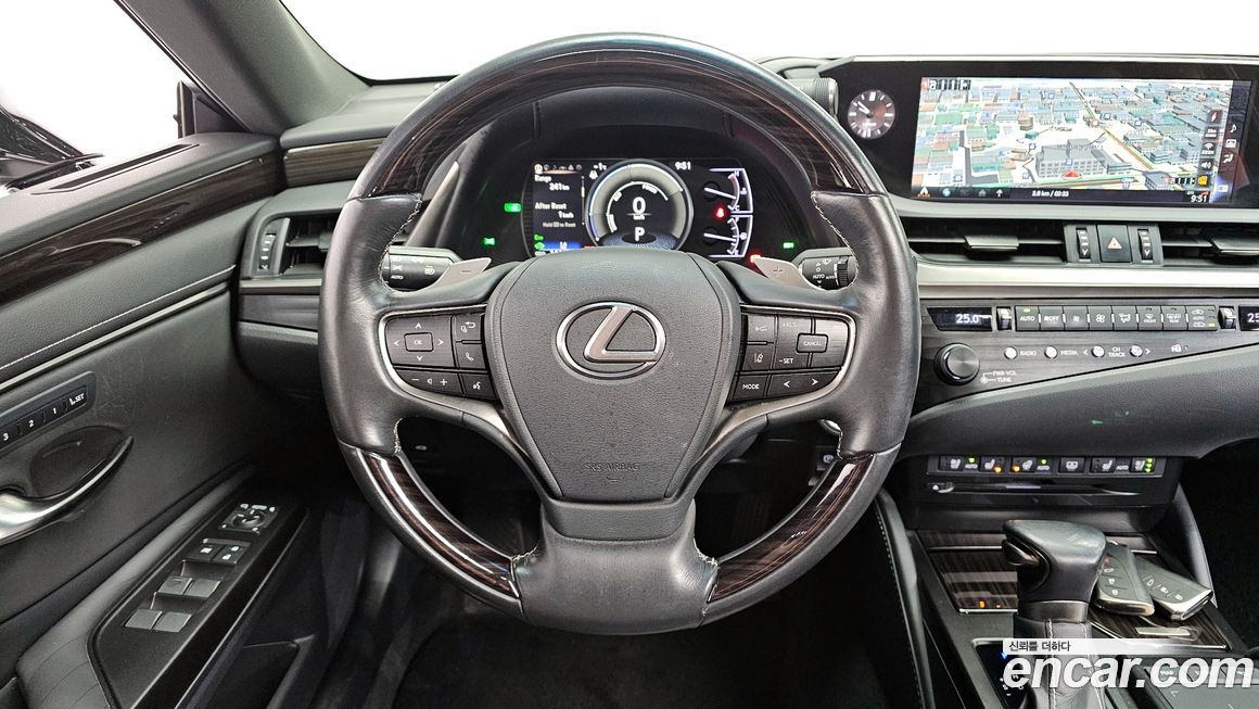 Lexus ES 2019