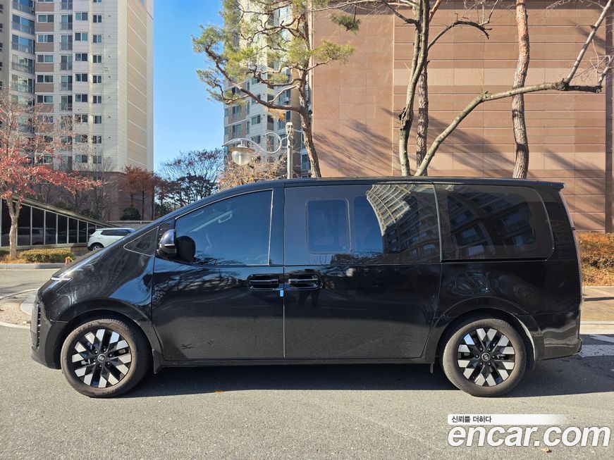 Hyundai Staria 2025