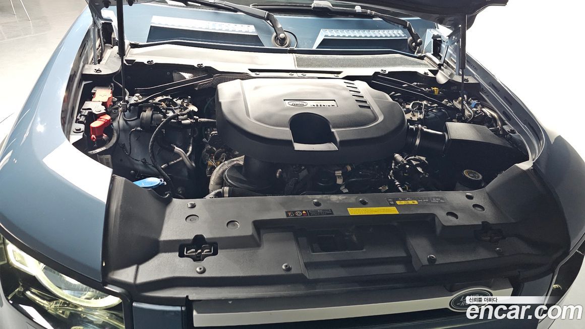 Land Rover Defender 2022