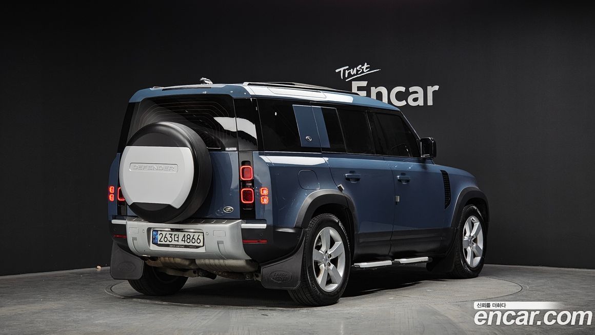 Land Rover Defender 2022