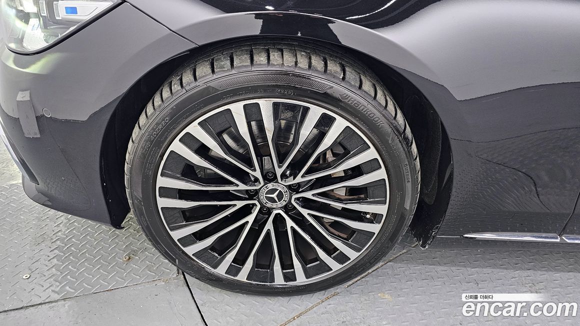 Mercedes-Benz S-Class 2021