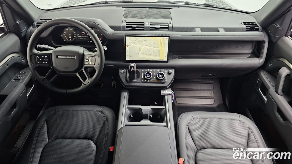 Land Rover Defender 2025