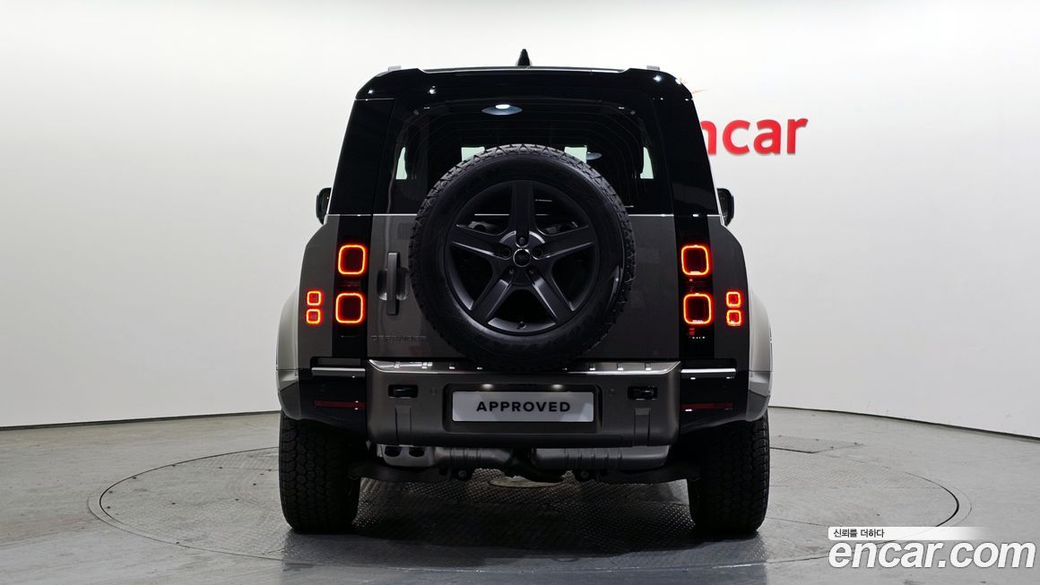 Land Rover Defender 2025