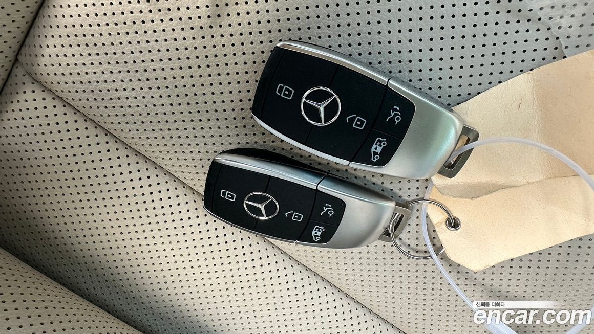 Mercedes-Benz V-Class 2025