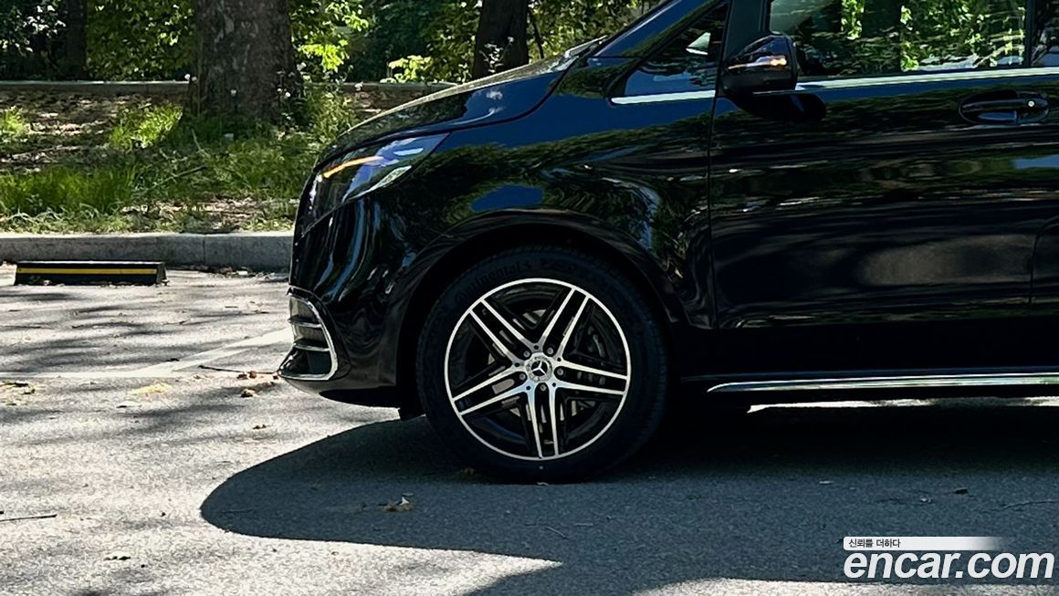 Mercedes-Benz V-Class 2025