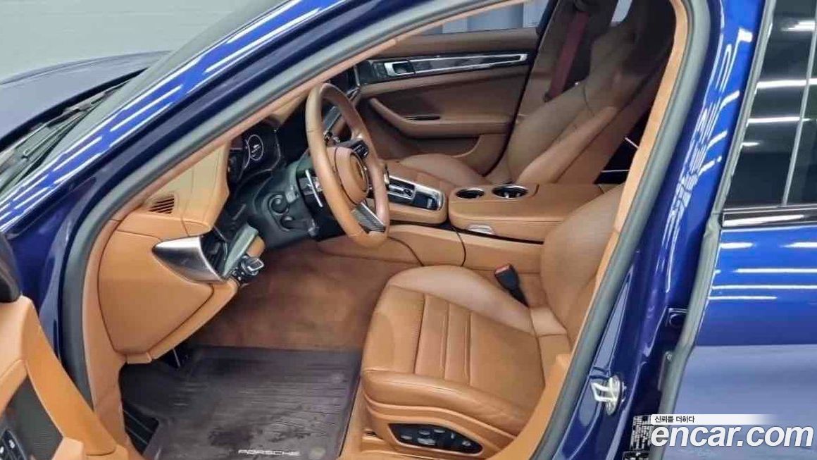 Porsche Panamera 2023